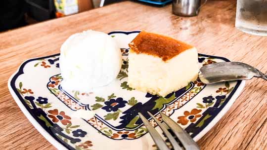 浦和カフェ『砂時計』のチーズケーキ